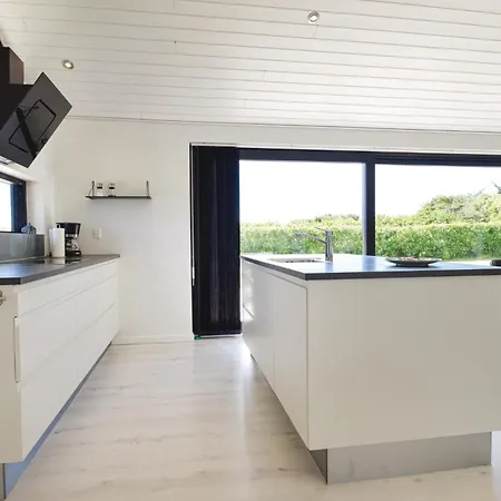 Stunning In With Kitchen Holiday home *
