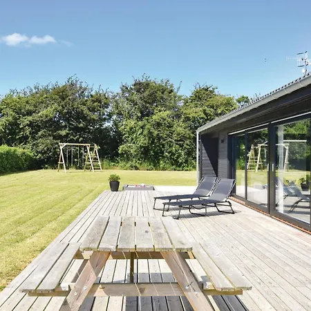 Stunning In With Kitchen Holiday home
